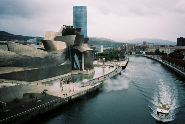 La Ría de Bilbao: Venas de la Ciudad