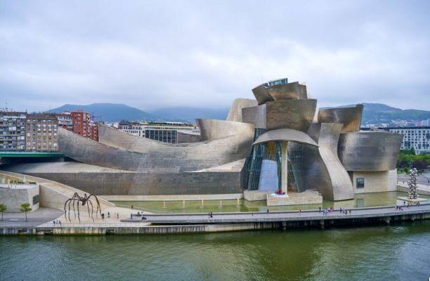 El Museo Guggenheim: El Coloso de Titanio